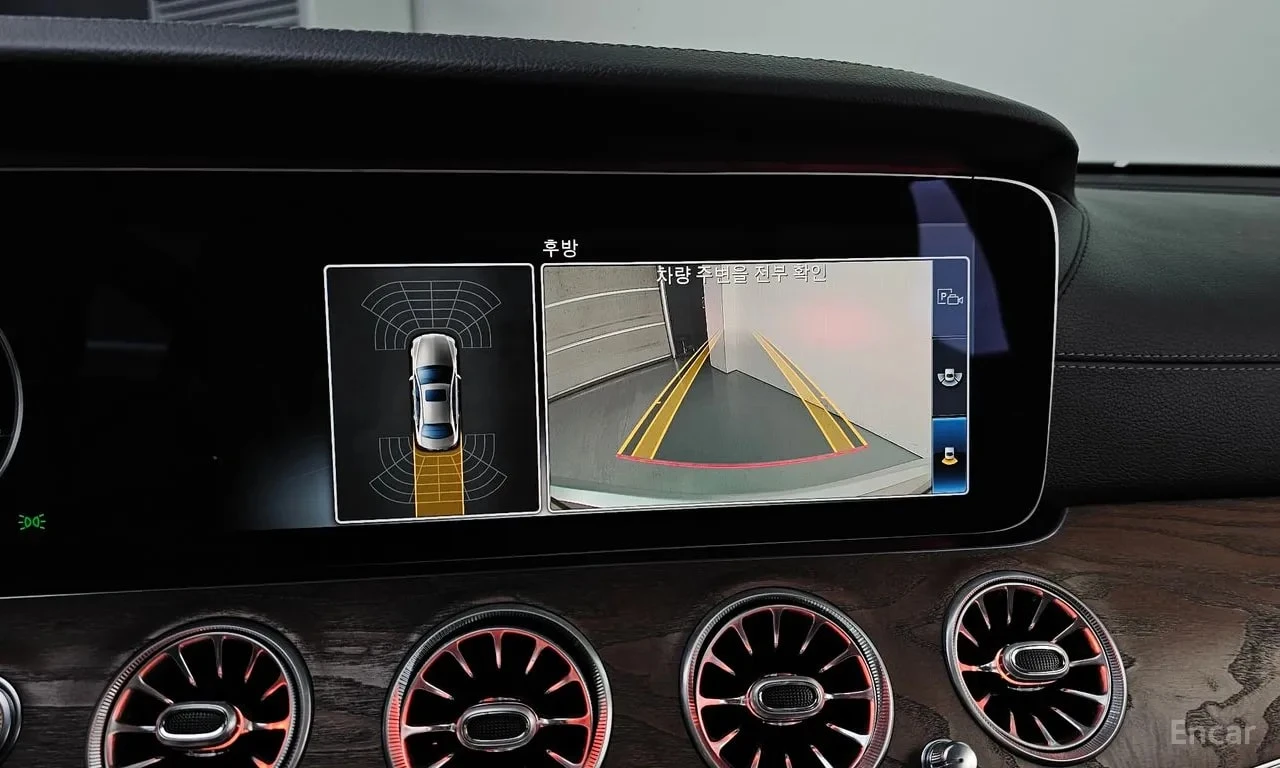 Mercedes-Benz E 220 * FULL DIGITAL * BURMESTER * ХЕД-ЪП * 360, снимка 15 - Автомобили и джипове - 56083603