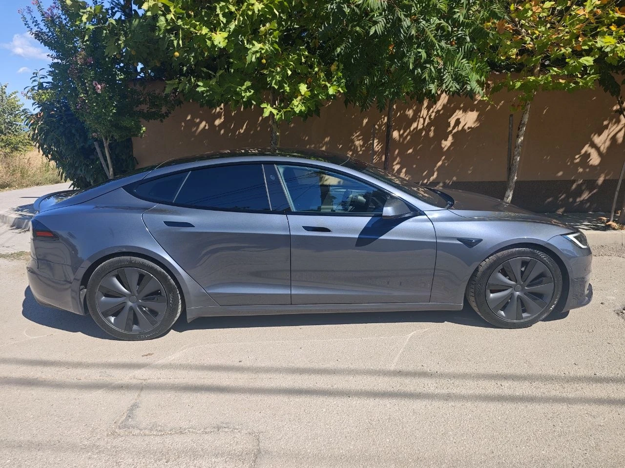 Tesla Model S Plaid, снимка 3 - Автомобили и джипове - 56110928