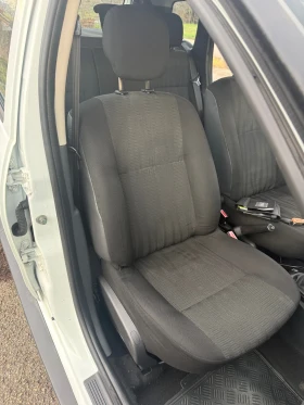 Dacia Duster 1.6i ГАЗ ИТАЛИЯ, снимка 7