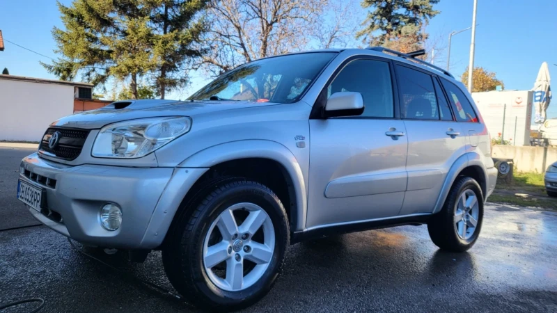 Toyota Rav4 2.0 d4d LUX, снимка 6 - Автомобили и джипове - 47905496