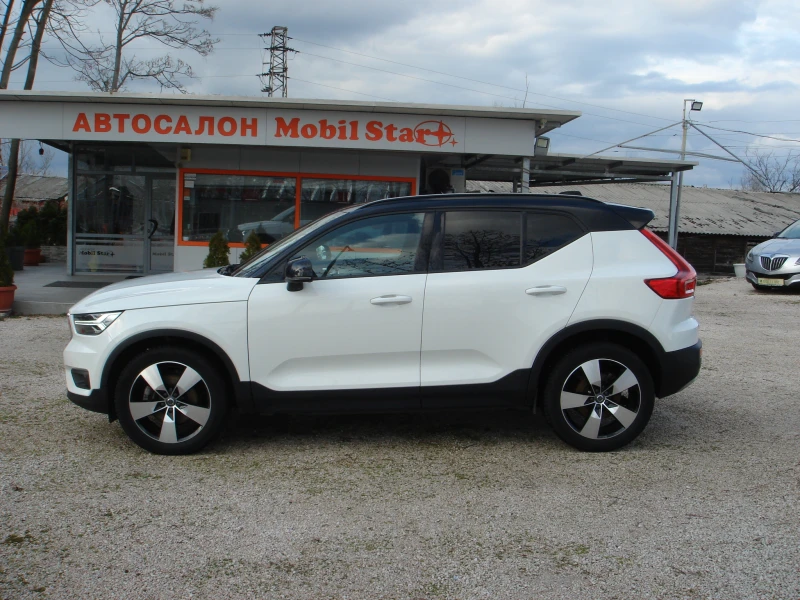 Volvo XC40 2.0d 4x4 KAMERI 360* AVTOMAT 8 FULL LED, снимка 2 - Автомобили и джипове - 48925944