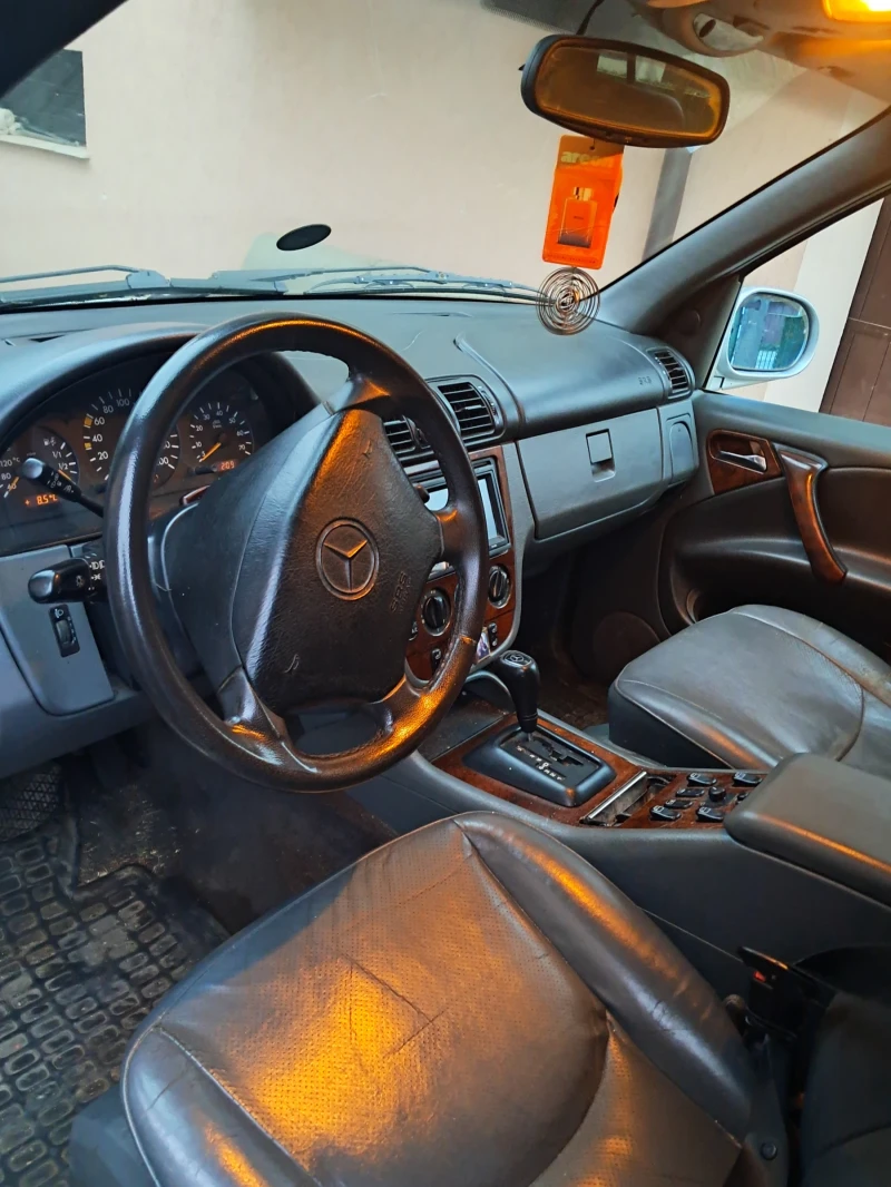Mercedes-Benz ML 320, снимка 9 - Автомобили и джипове - 52325110