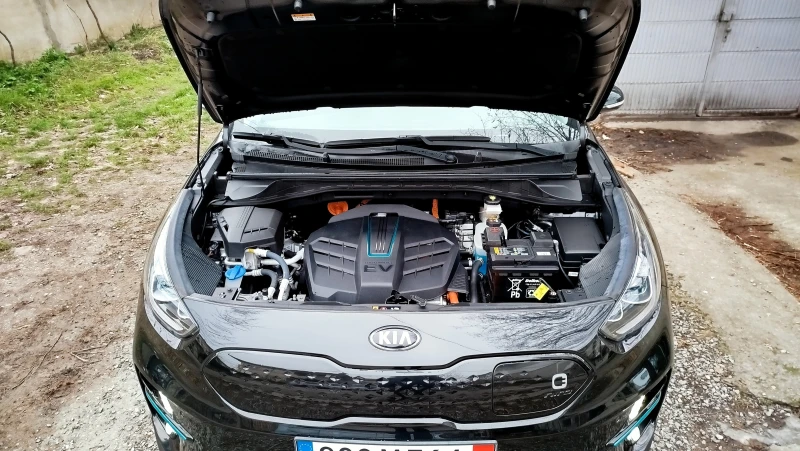 Kia Niro 64 kWh FACELIFT * FULL LED * ПАНОРАМА * НОВА, снимка 16 - Автомобили и джипове - 52790453