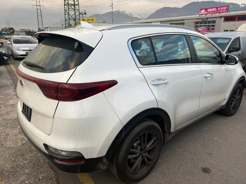 Kia Sportage 1.6 ШВЕЙЦАРИЯ 4х4 АВТОМАТИК, снимка 9 - Автомобили и джипове - 53120879
