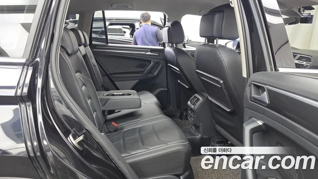 VW Tiguan | TOP SERVICE, снимка 12 - Автомобили и джипове - 55712323
