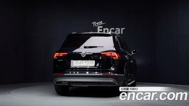VW Tiguan | TOP SERVICE, снимка 4 - Автомобили и джипове - 55712323