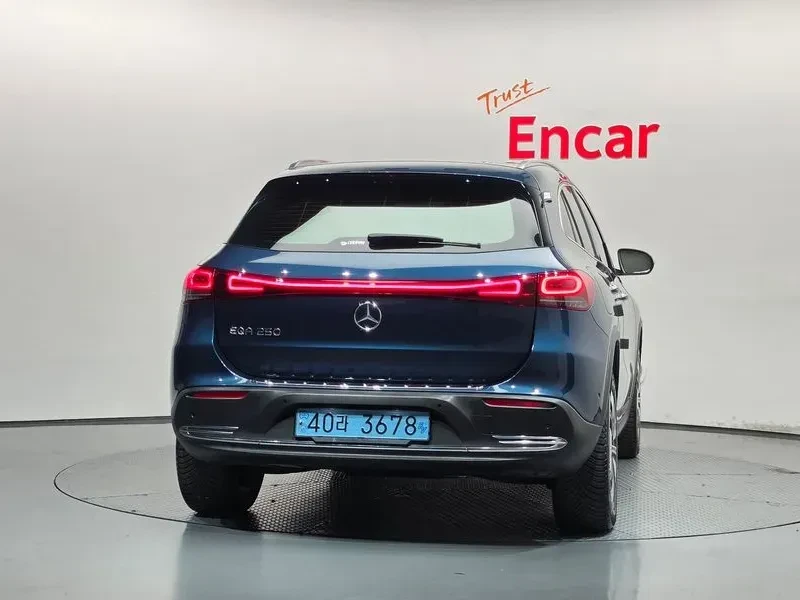Mercedes-Benz EQA 250 💎ПАМЕТ| ПОДГРЕВ| КАМЕРИ| СЕНЗОРИ, снимка 4 - Автомобили и джипове - 56520709