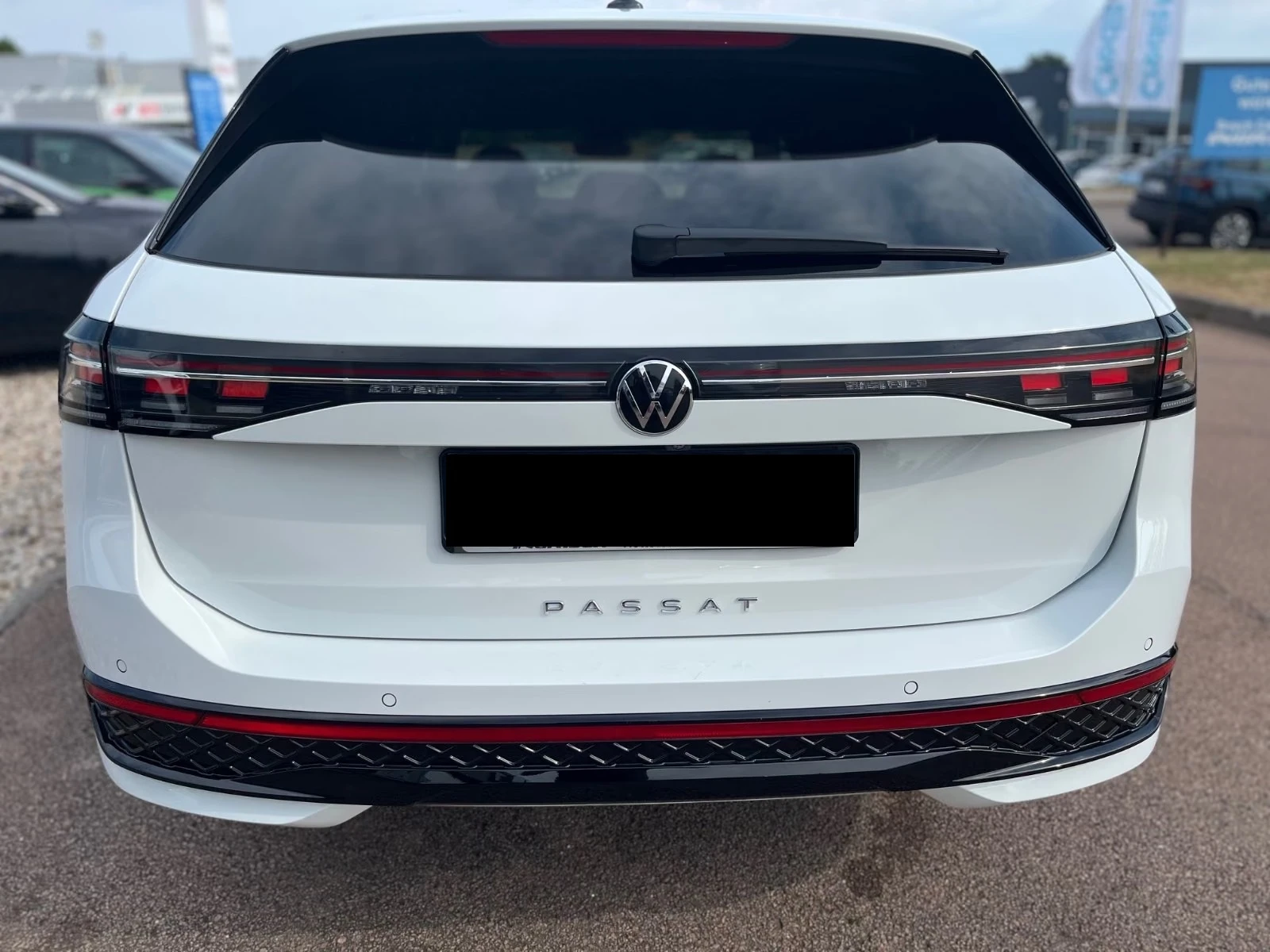 VW Passat 2.0 TDI R-line, снимка 3 - Автомобили и джипове - 9805172