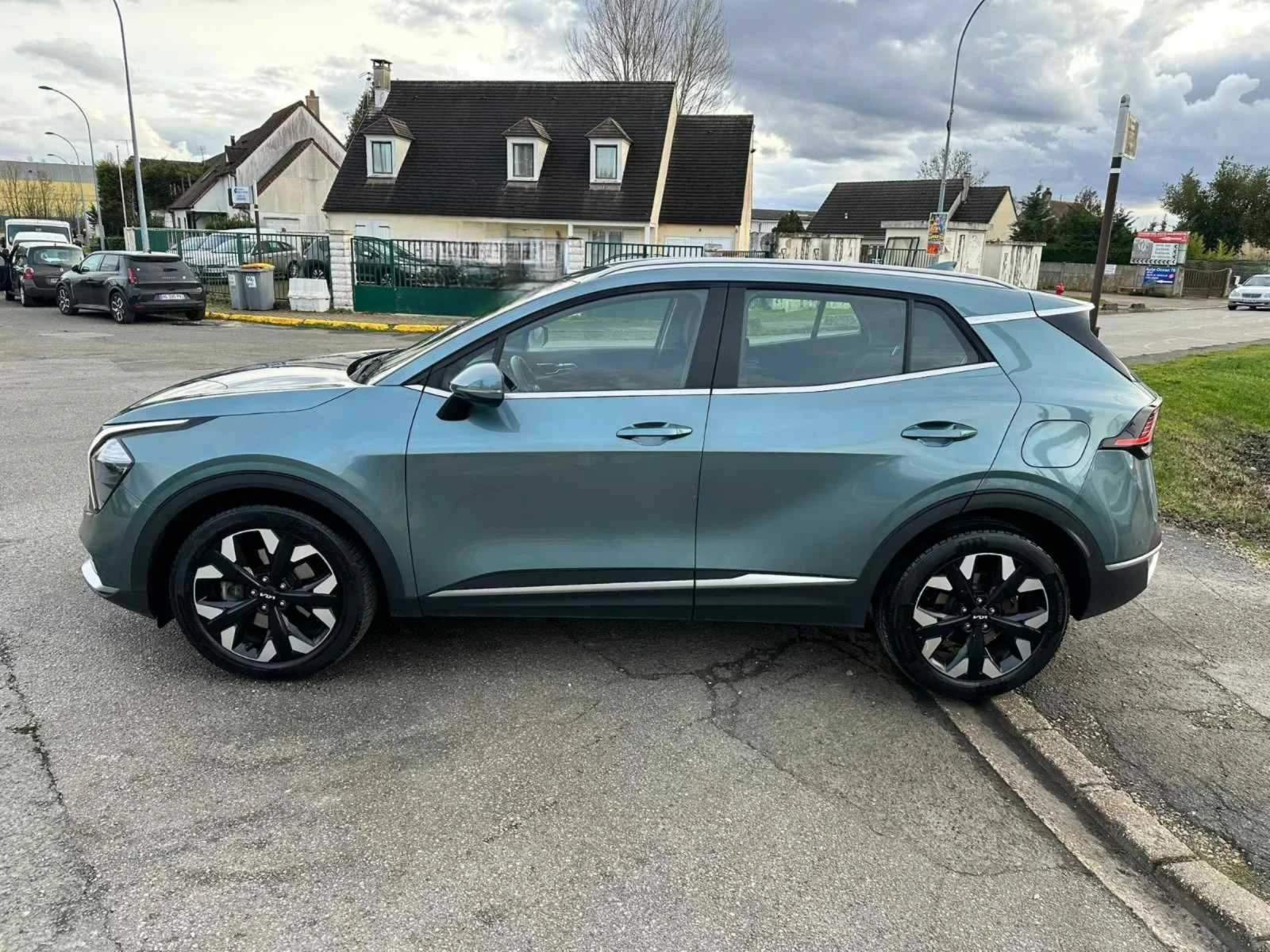 Kia Sportage 1. 6 T-GDI PHEV PLUG IN HYBRID 4WD 265 - изображение 4