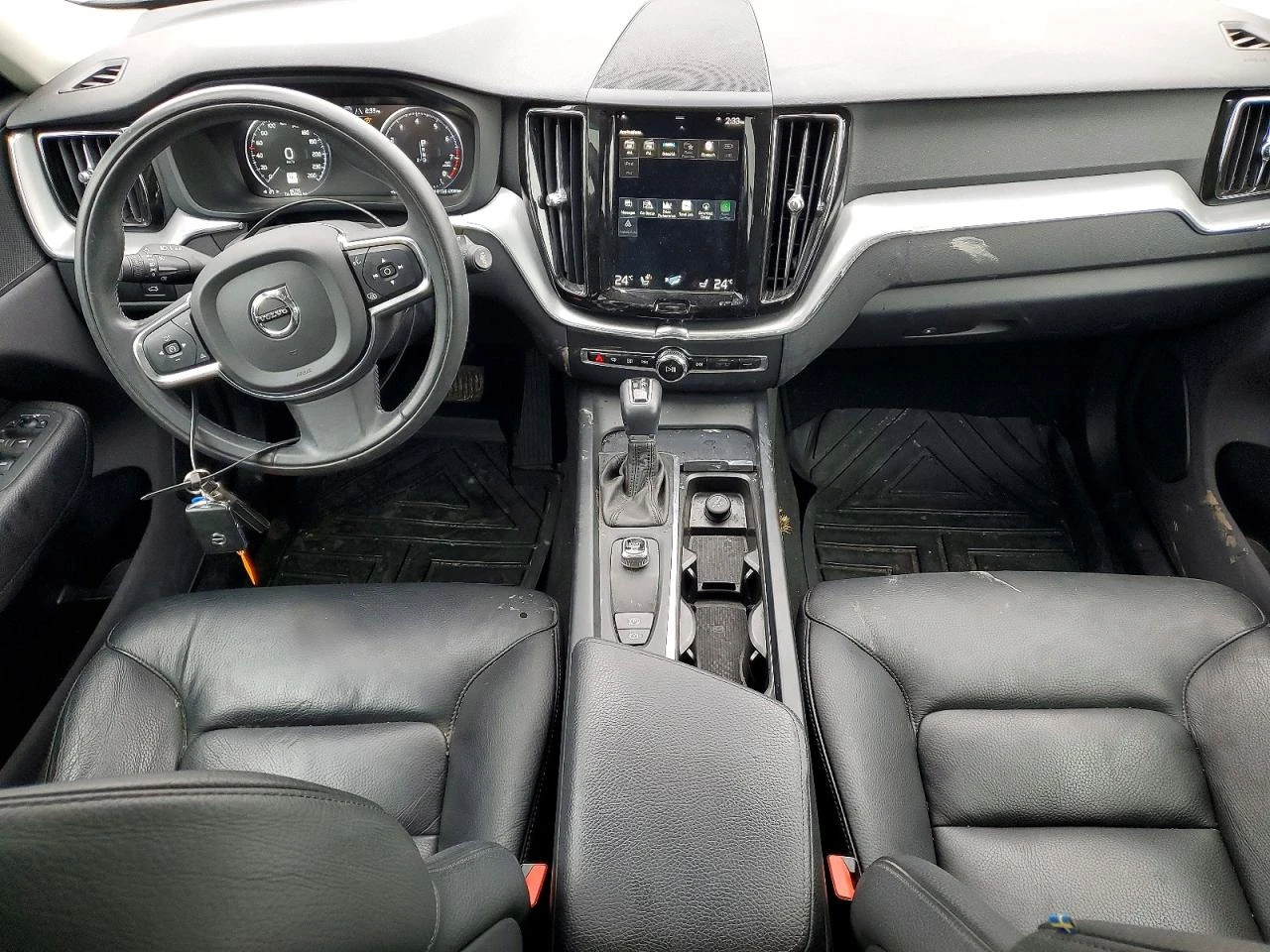Volvo XC60 T6 AWD Momentum, снимка 8 - Автомобили и джипове - 54102642