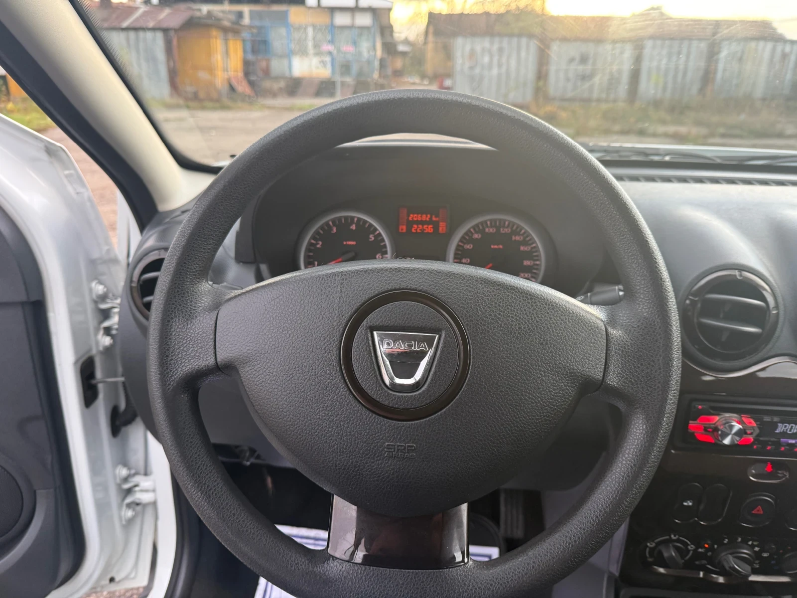 Dacia Duster 1.6i ГАЗ ИТАЛИЯ, снимка 5 - Автомобили и джипове - 54349324