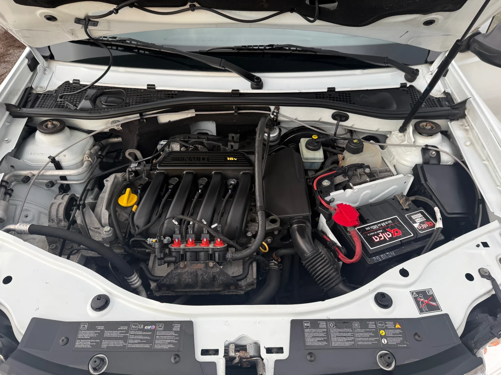 Dacia Duster 1.6i ГАЗ ИТАЛИЯ, снимка 11 - Автомобили и джипове - 54349324