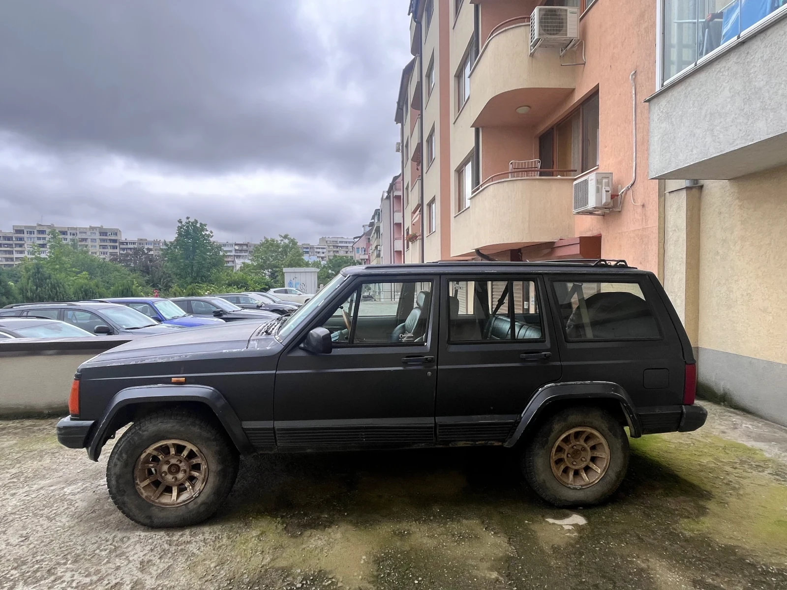 Jeep Cherokee, снимка 4 - Автомобили и джипове - 54891112