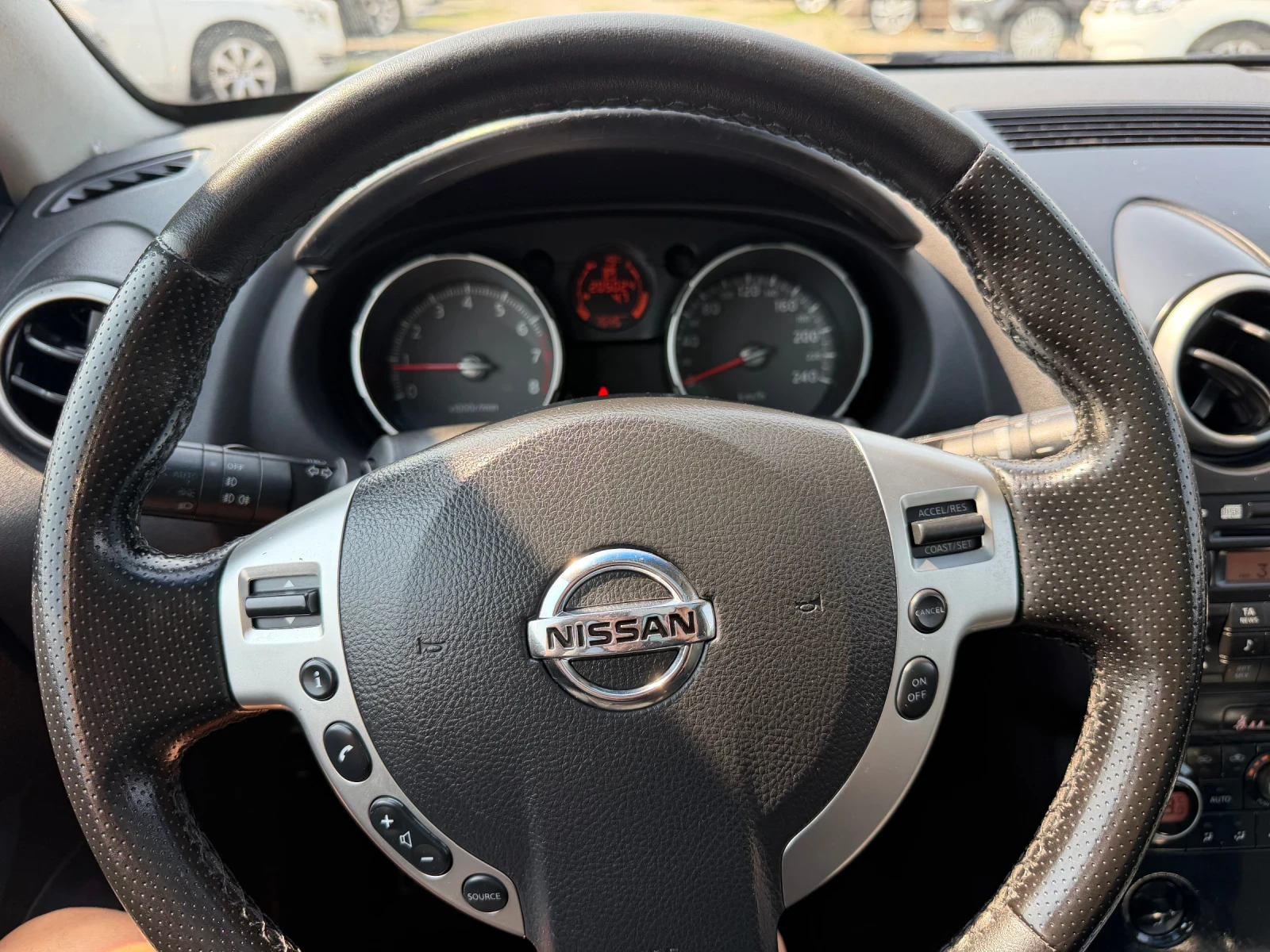 Nissan Qashqai 2.0 ������ ��� ������� 4x4 �������� 6+ 1 | Mobile.bg � ����������� 14