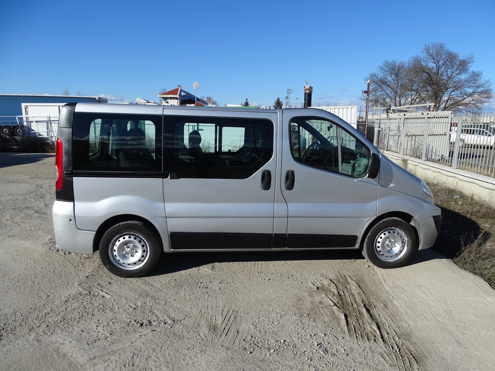 Renault Trafic 9 МЕСТА С * * * КЛИМАТИК* * *  - изображение 7
