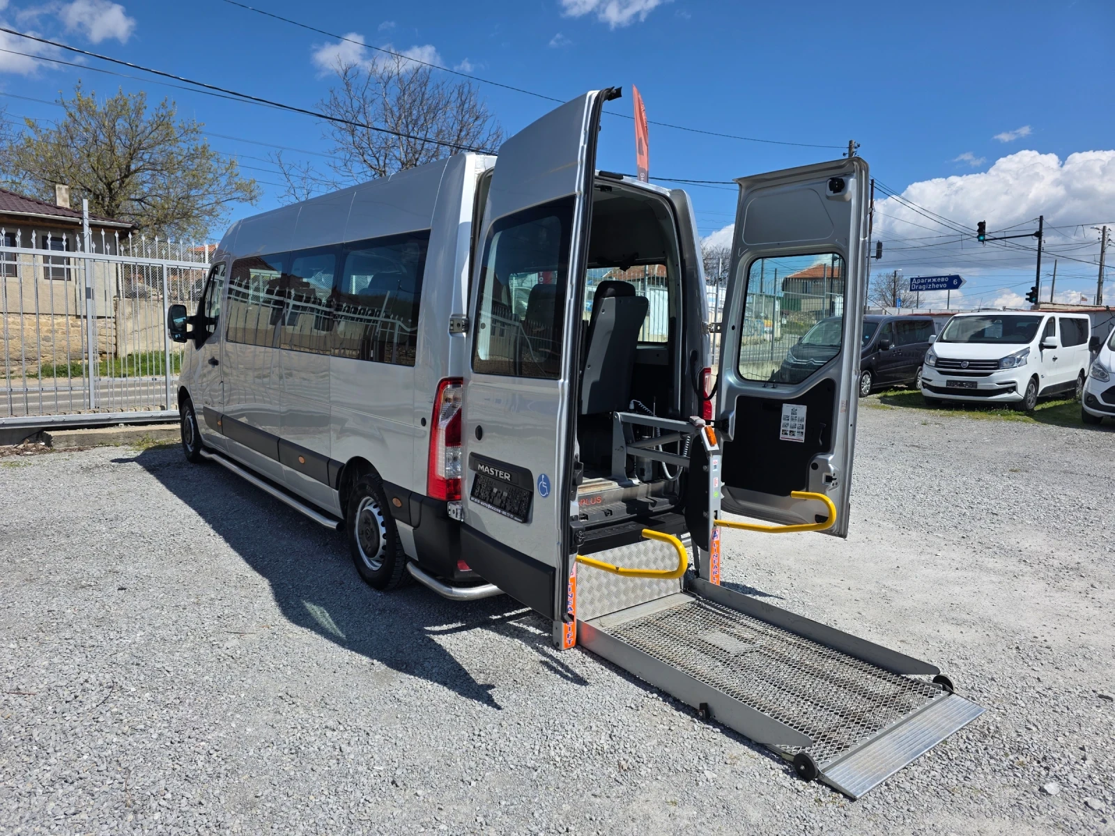 Renault Master 2.3dci 8+ 1 Рампа за хора с увреждания, снимка 10 - Бусове и автобуси - 54138141