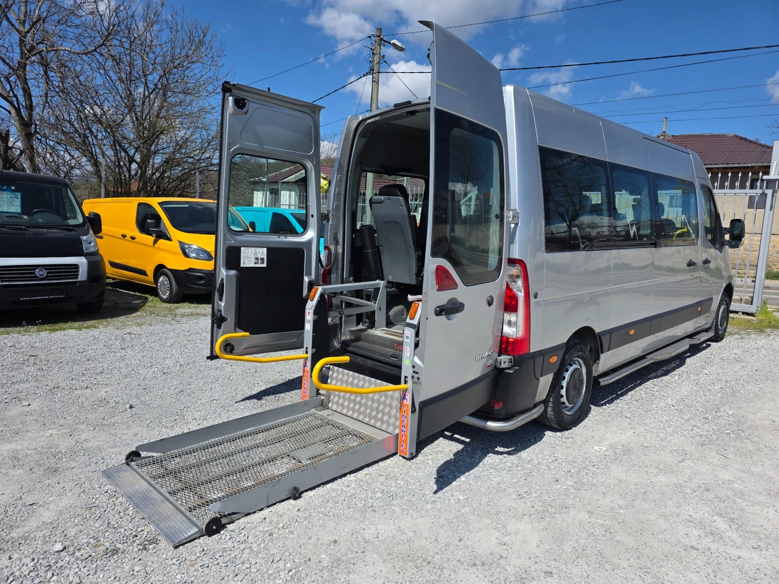 Renault Master 2.3dci 8+ 1 Рампа за хора с увреждания, снимка 11 - Бусове и автобуси - 54138141