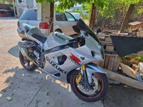 Обява за продажба на Suzuki Gsxr 1000 ~5 500 лв. - изображение 6 | Auto.bg Обява за продажба на Suzuki Gsxr 1000 ~5 500 лв. - изображение 6
