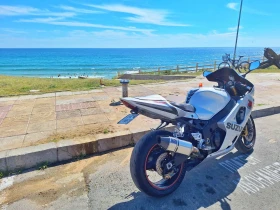 Обява за продажба на Suzuki Gsxr 1000 ~5 500 лв. - изображение 8 | Auto.bg Обява за продажба на Suzuki Gsxr 1000 ~5 500 лв. - изображение 8