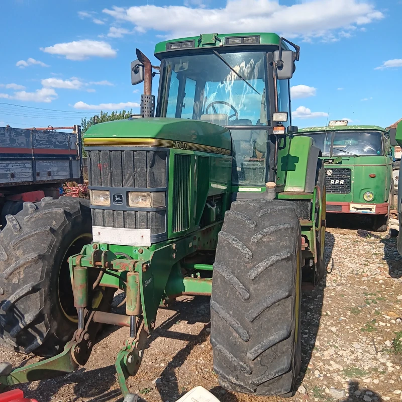 Трактор John Deere 7700
