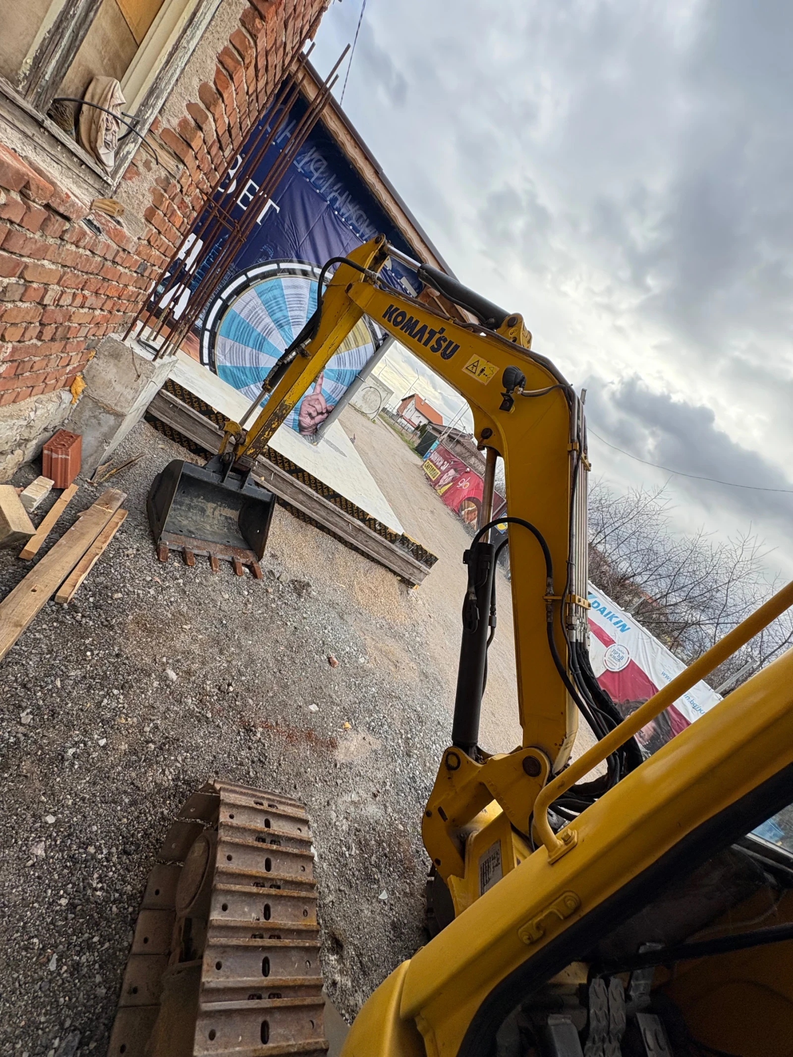 Багер Komatsu Pc35R, снимка 5 - Индустриална техника - 54648584