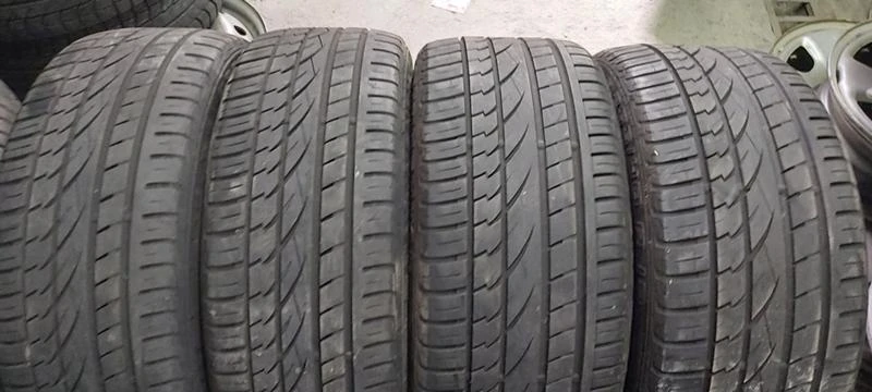 Гуми Летни 235/45R19, снимка 1 - Гуми и джанти - 33171841