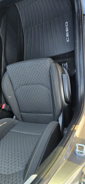 Kia Ceed 1, 6 plug in Hibrid - цена по договаряне - 13095440 6