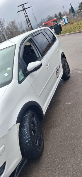 VW Touran 2000 TDI - 4100 € / 8018.90 лв. - 15971131 2
