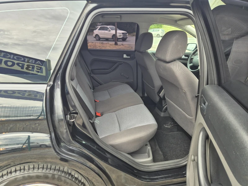 Ford Focus 2.0i, снимка 10 - Автомобили и джипове - 41582721