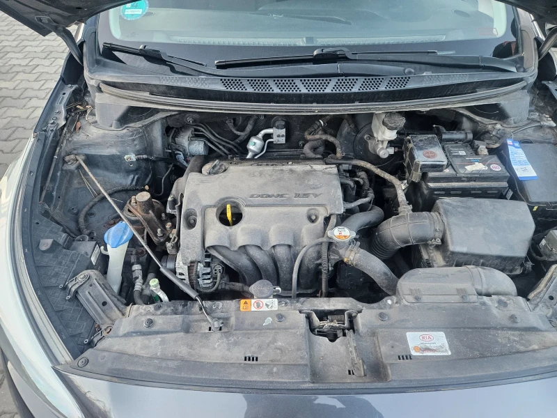 Kia Ceed 1.4 100 к.с. ЕВРО5/6 скорости, снимка 12 - Автомобили и джипове - 49422348