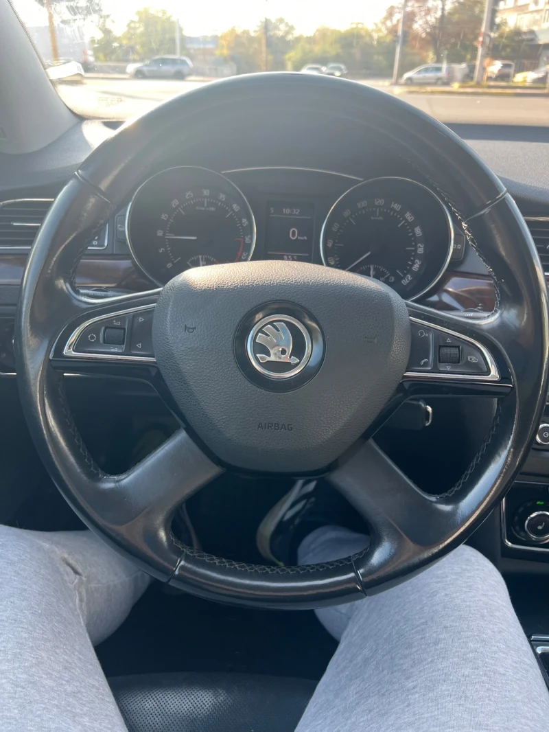 Skoda Superb 170 к.с. ФЕЙС КОЖА ПАНОРАМА , снимка 11 - Автомобили и джипове - 52067973