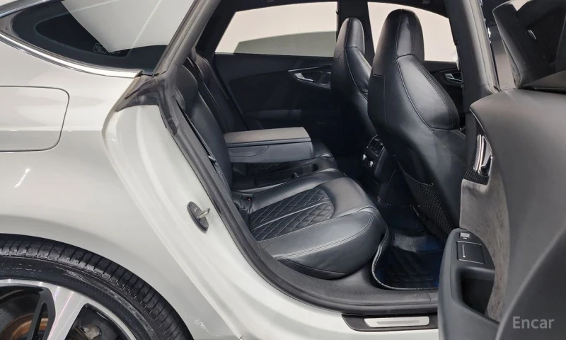 Audi A7, снимка 12 - Автомобили и джипове - 52772338