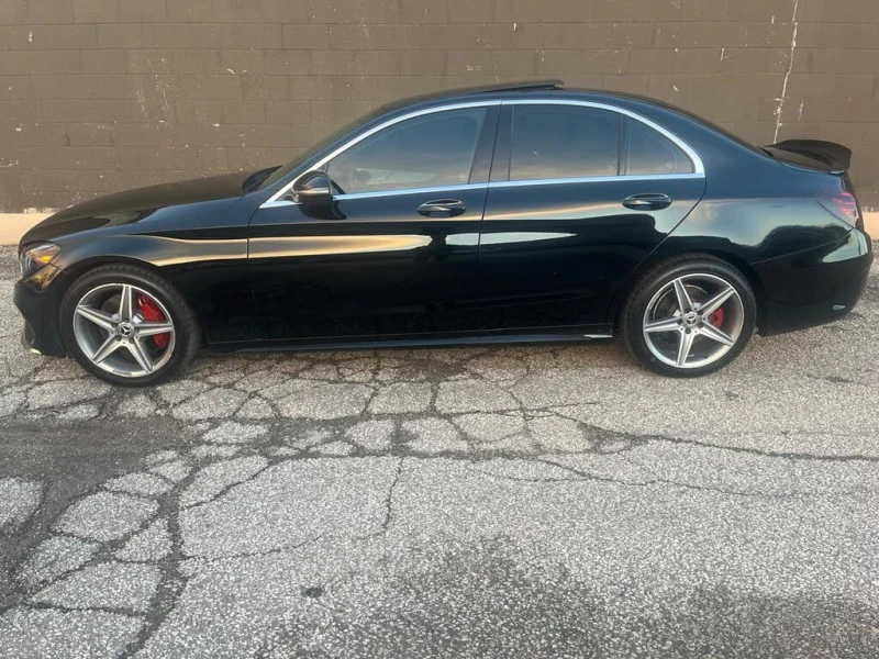 Mercedes-Benz C 300 DISTRONIC* ПЕРА* AMG PACK* 9G-Tronic* , снимка 4 - Автомобили и джипове - 53010299