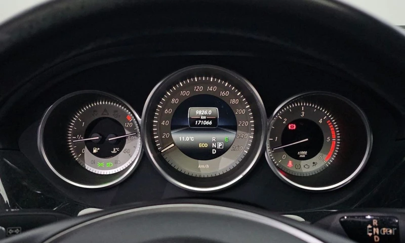 Mercedes-Benz CLS 350, снимка 8 - Автомобили и джипове - 53045494