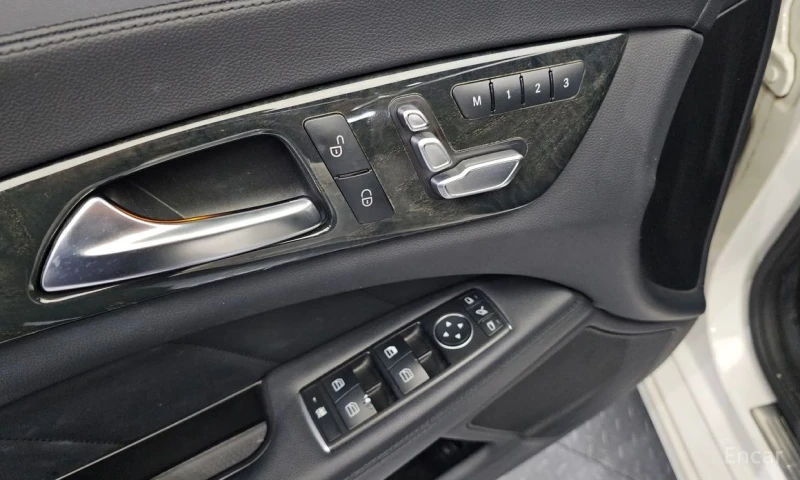 Mercedes-Benz CLS 350, снимка 13 - Автомобили и джипове - 53045494