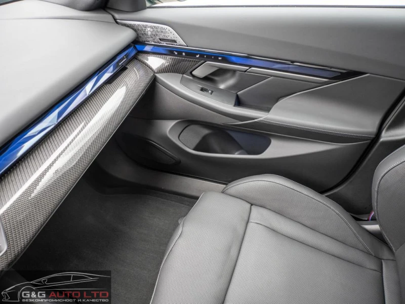 BMW M5 xDrive/Bowers&Willkins/Carbon, снимка 13 - Автомобили и джипове - 53109130