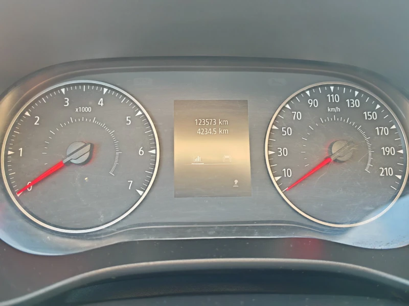 Dacia Jogger 890Евро за получаване, 1.0TCe EcoG 6+ 1 ГАЗ, снимка 11 - Автомобили и джипове - 53229854