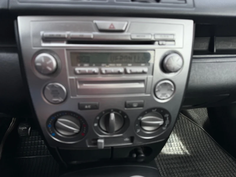 Mazda 2, снимка 6 - Автомобили и джипове - 53541566