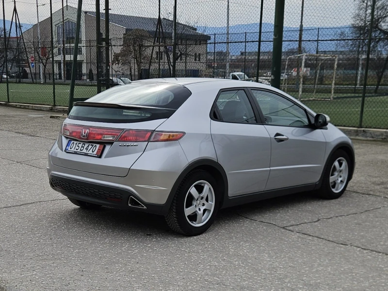 Honda Civic 1.8i-VTEC от представителство на Хонда, TUV 2026г., снимка 5 - Автомобили и джипове - 53588296