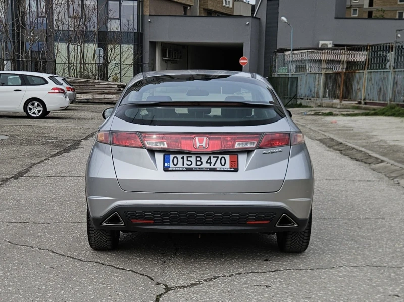 Honda Civic 1.8i-VTEC от представителство на Хонда, TUV 2026г., снимка 6 - Автомобили и джипове - 53588296