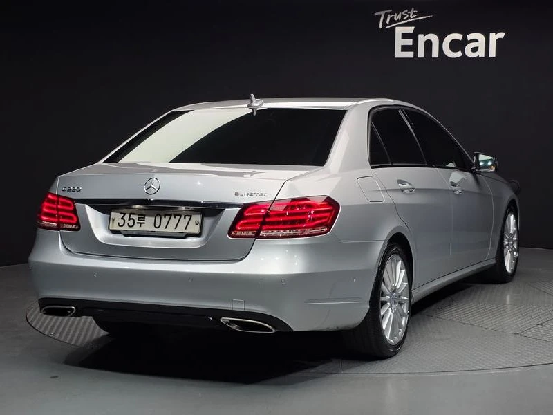 Mercedes-Benz E 220 E220 Bluetec Avantgarde Sport| 170к.с.| ВКЛ.ТЕХНОТ, снимка 2 - Автомобили и джипове - 55217584