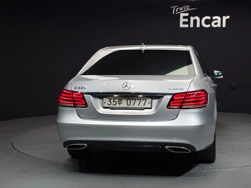 Mercedes-Benz E 220 E220 Bluetec Avantgarde Sport| 170к.с.| ВКЛ.ТЕХНОТ, снимка 4 - Автомобили и джипове - 55217584