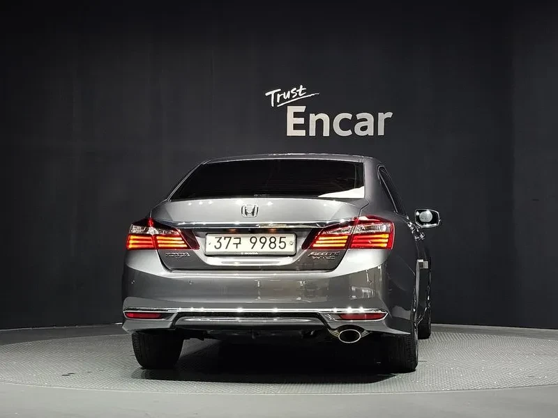 Honda Accord 2.4 9Th Generation, снимка 4 - Автомобили и джипове - 56589369