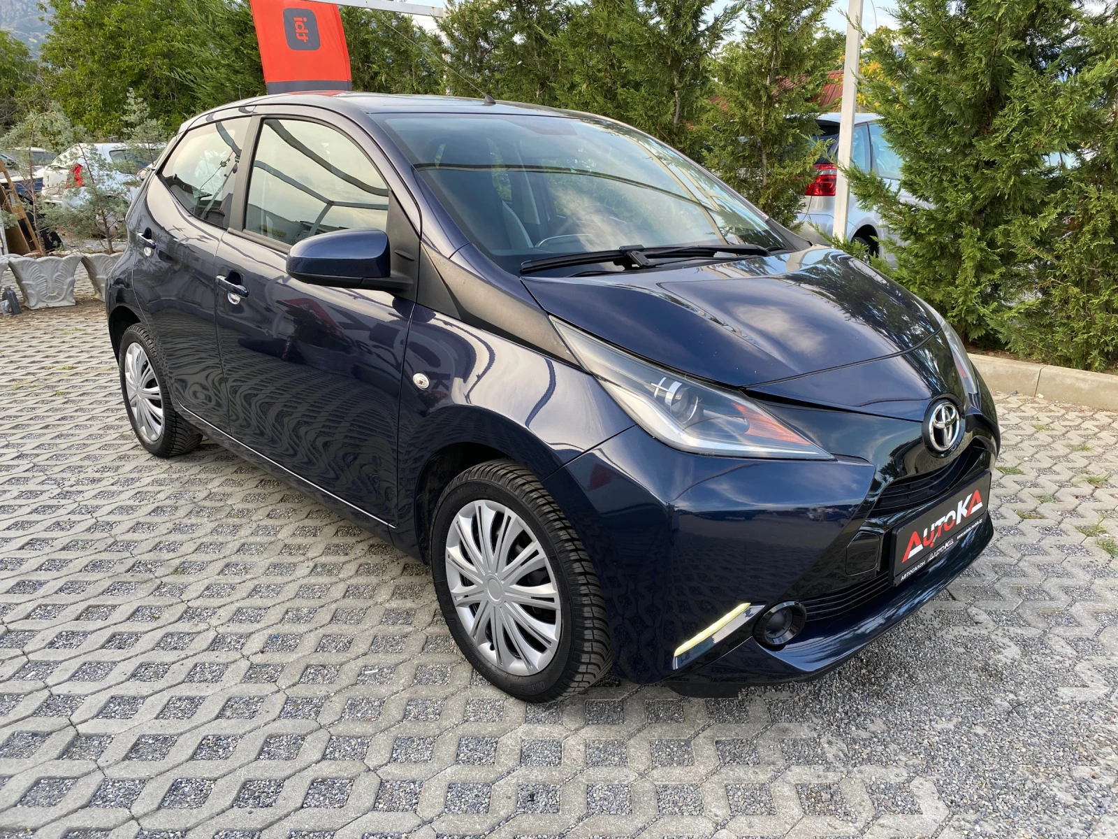 Toyota Aygo 1.0i-69кс= АВТОМАТ= КАМЕРА= КЛИМАТРОНИК= LED - изображение 2