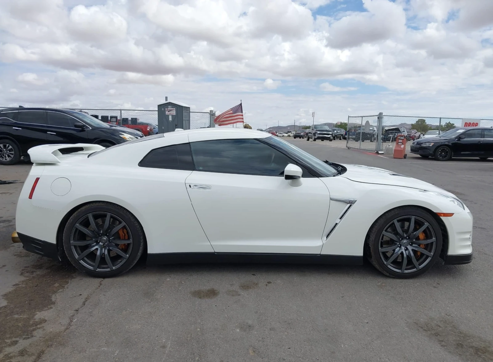 Nissan Gt-r PREMIUM - изображение 10