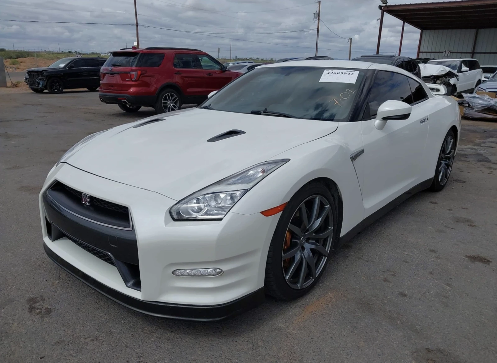 Nissan Gt-r PREMIUM - изображение 2