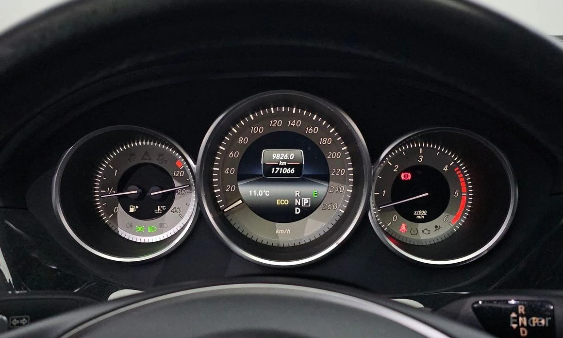 Mercedes-Benz CLS 350  - изображение 8