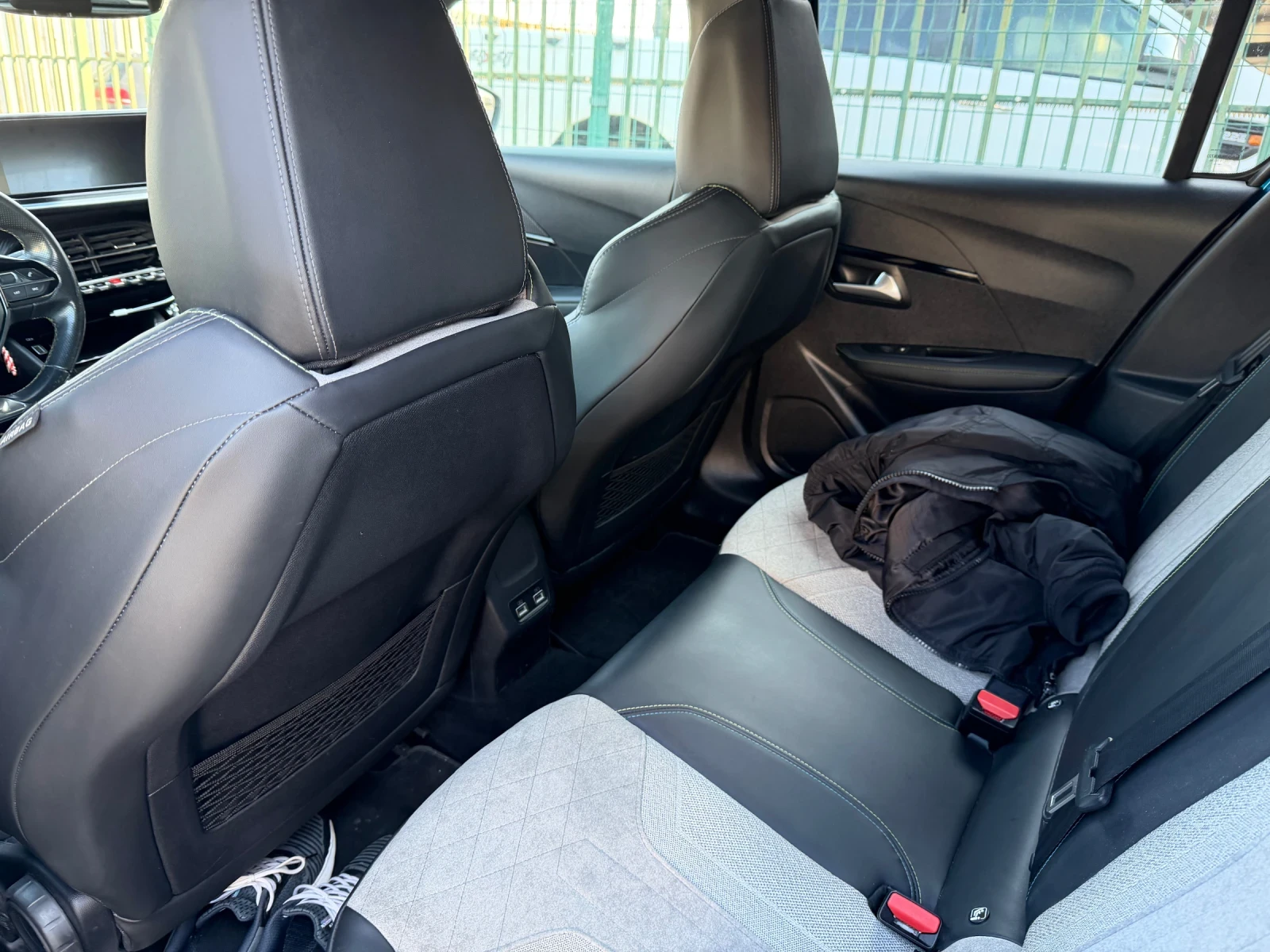 Peugeot 208 E 208 GT, снимка 6 - Автомобили и джипове - 53706105