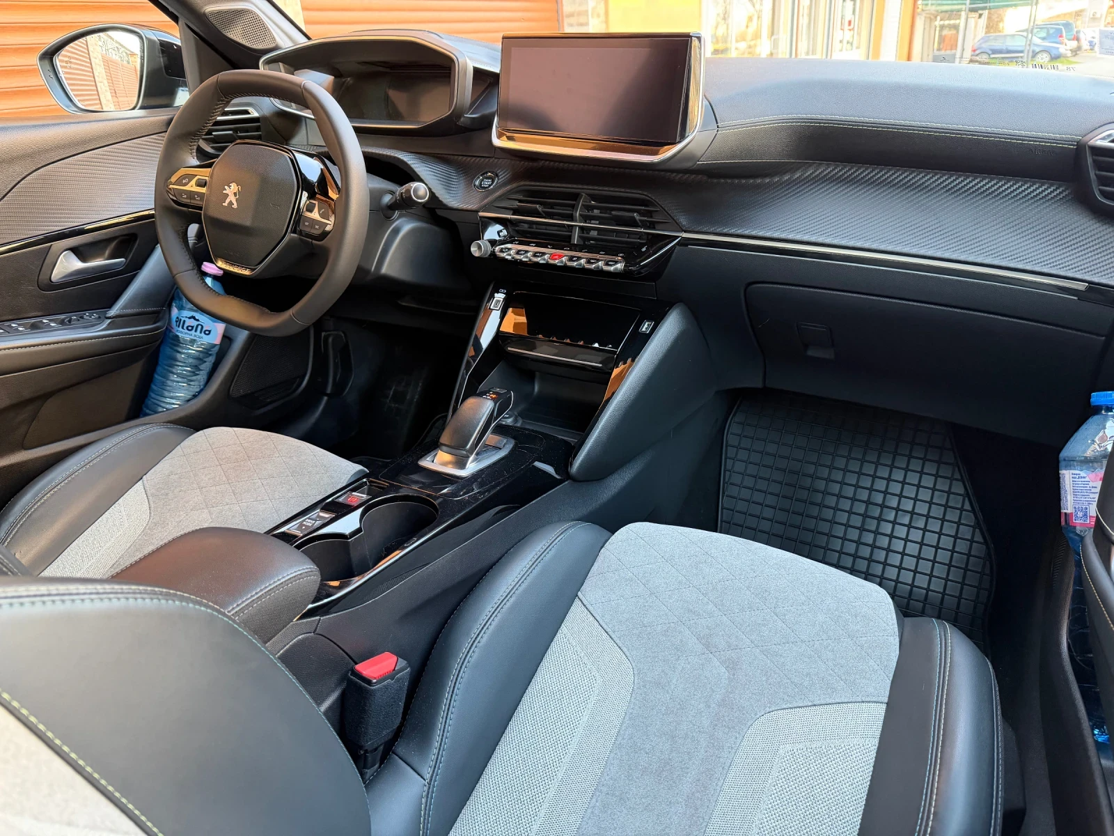 Peugeot 208 E 208 GT, снимка 8 - Автомобили и джипове - 53706105