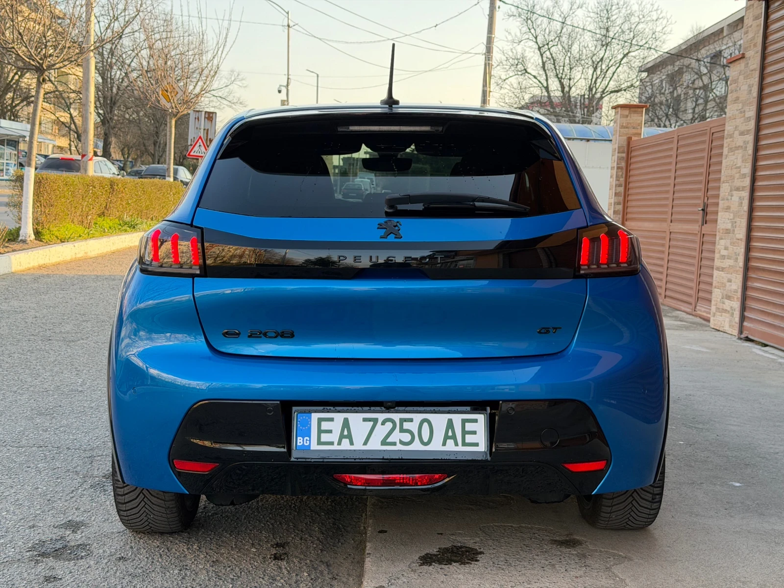 Peugeot 208 E 208 GT, снимка 11 - Автомобили и джипове - 53706105